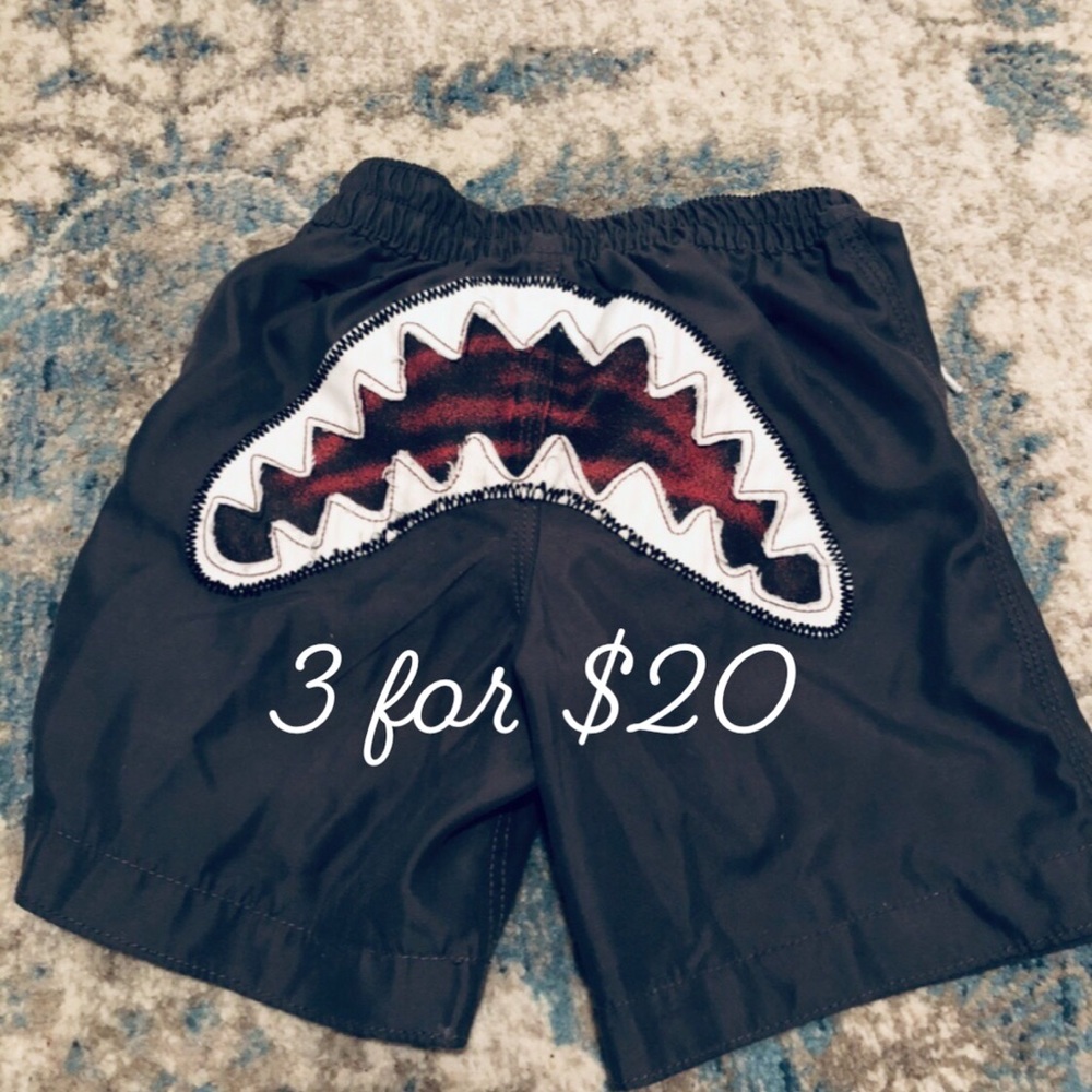 BabyGAP shark swim trunks 2T 3 itemsfor$20